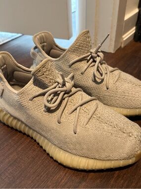 Yeezy Boost 350 V2 Beige/Tan Sneakers